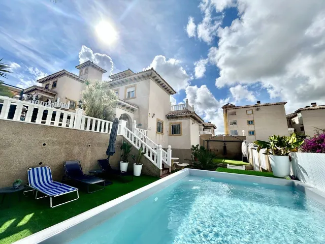 VILLA DE 4 DORMITORIOS Y 3 BAÑOS EN VILLAMARTIN (ORIHUELA CO - foto 5