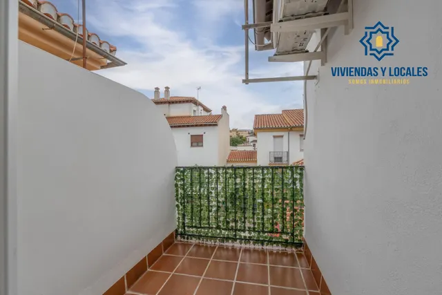 Encantadora Casa Reformada en Ogijares con Vistas y Espacios para Disfrutar — 25