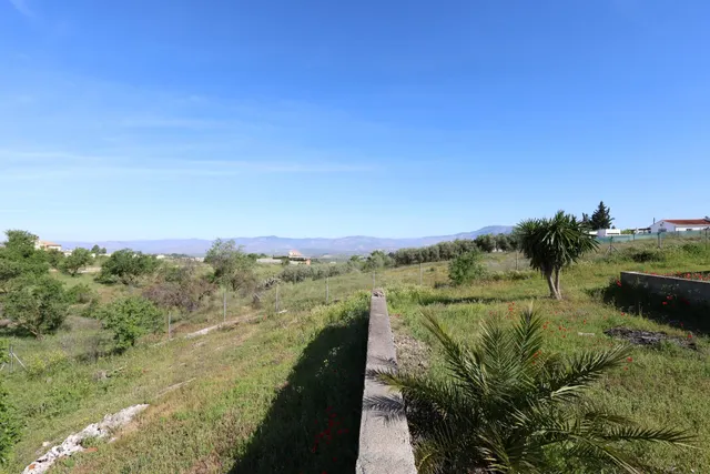 Casa reformada con piscina en parcela de 2.500 m2 (urbano y rústico) — 12