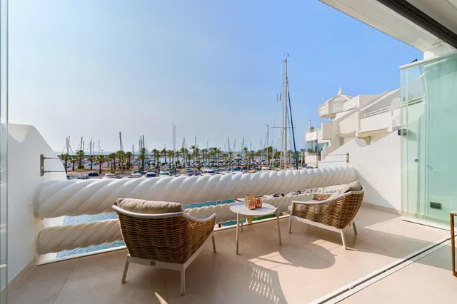 El ático más exclusivo de Puerto Marina: vistas 360º, diseño - foto 5