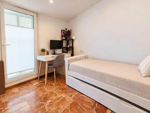 Espectacular ático de 4 habitaciones con amplia terraza, ascensor y garaje privado — 8