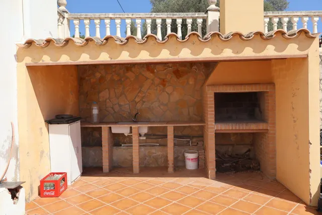 MASIA VALLADA CON PISCINA, ZONA PARA CABALLOS Y MAS DE 2 HECTAREAS DE TERRENO — 16