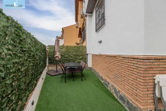 Encantadora Casa Reformada en Ogijares con Vistas y Espacios para Disfrutar — 36