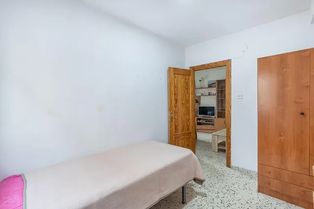 Piso 4 dormitorios en C/ San Juan de Dios de Granada. — 20