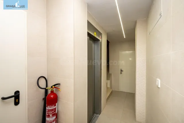 Piso y cochera en venta junto Acera de Darro. — 5