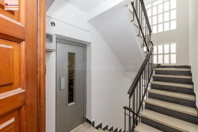 Piso para reformar junto a Plaza Einstein – 3 dormitorios y vistas despejadas — 4