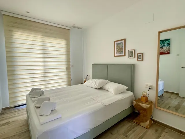 Villa independiente con piscina privada, solárium y vistas a la laguna en Moncayo — 38