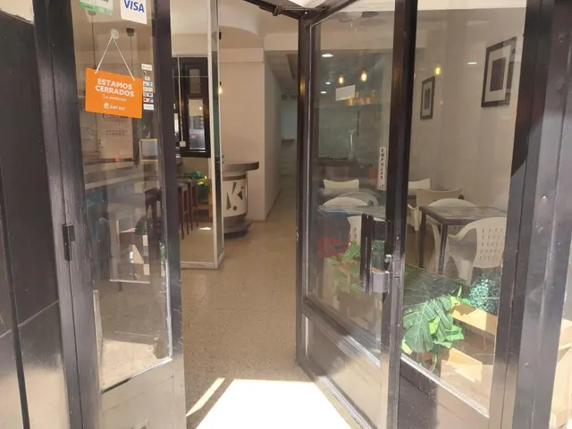 SE VENDE  BAJO CON NEGOCIO DE BAR SIN TRASPASO — 6