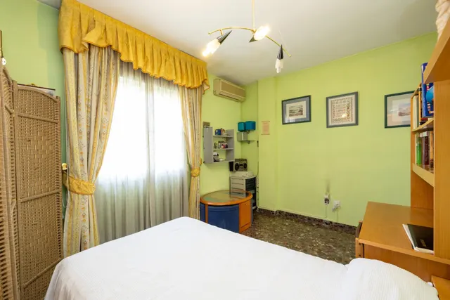 Exclusiva vivienda con gran terraza y múltiples posibilidades frente a Plaza José Zamora en Maracena. — 30