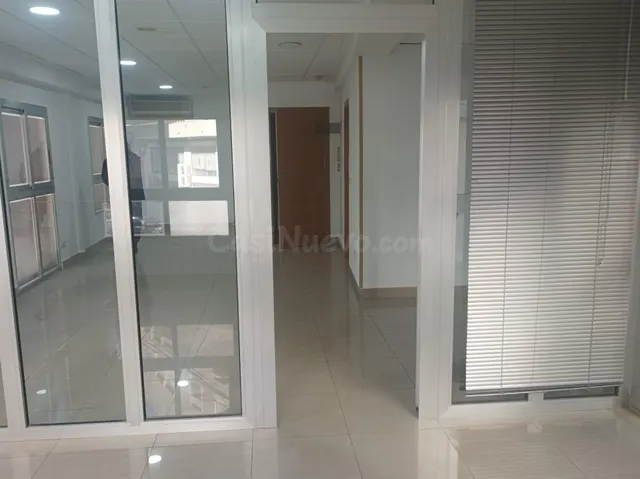 Tu Espacio Comercial de Ensueño en Pisos Azules, Elche! 50m2 - foto 3