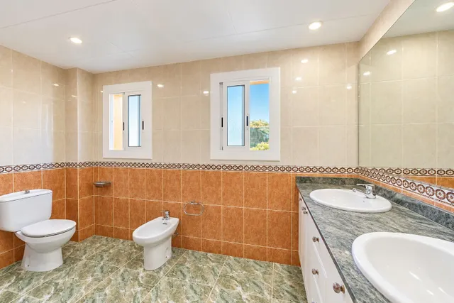 CASA FAMILIAR CON PISCINA, PRIVACIDAD Y ESPECTACULARES VISTAS A LA MONTAÑA EN LAS PALMERAS, CANYELLES — 27