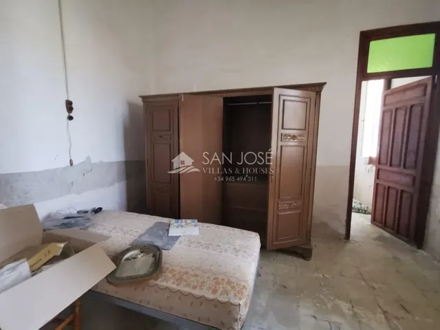 SE VENDE CASA EN JACARILLA,  PARA REFORMAR — 7