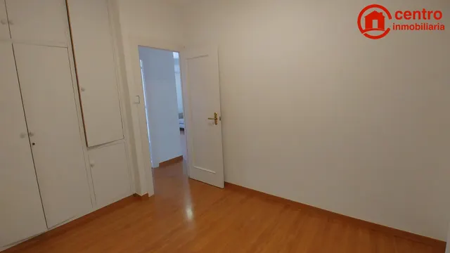 Recién reformado piso de 2 dormitorios — 10