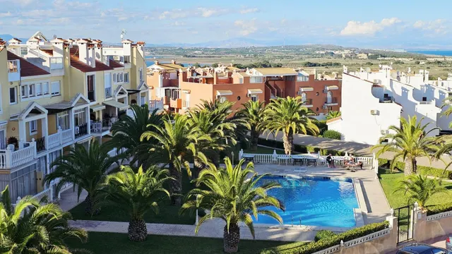 Estudio con piscina. parquing y vista al mar — 21