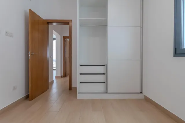 Piso en alquiler de 2 dormitorios con vistas a la ciudad — 18