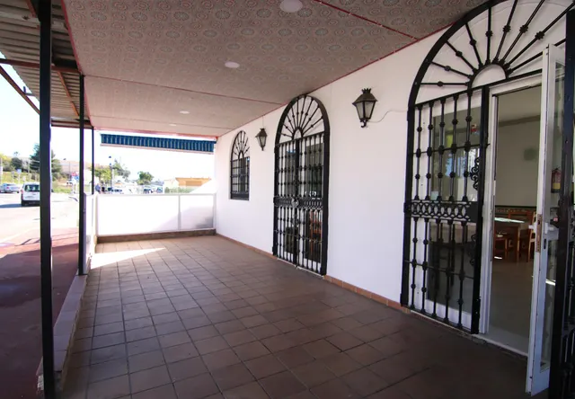 ¡OPORTUNIDAD EN COÍN! LOCAL COMERCIAL CON GRANDES POSIBILIDADES — 5