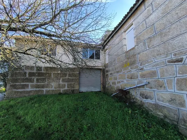 Casa de piedra a reformar. CALVOS (Taboadela) a 3km. Polígono. — 6