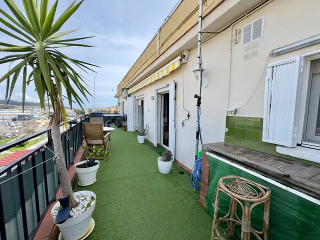 SOBRE ÁTICO CON GRAN TERRAZA EN PINEDA DE MAR - foto 3