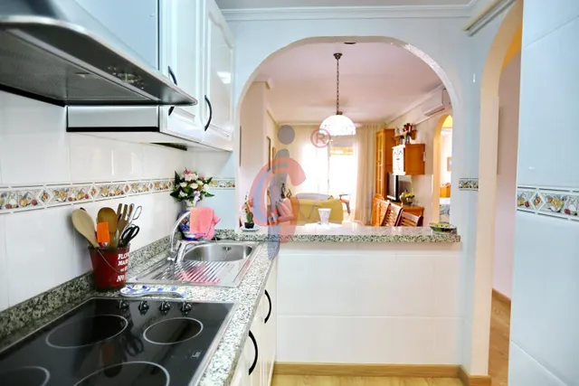 Piso impecable en Las Viñas con piscina comunitaria, terraza acristalada y muy cerca del mar — 23