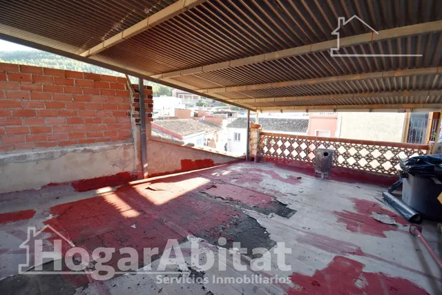 Desconecta con vistas a la montaña y atardeceres de paz en esta amplia casa con gran terraza y chimenea — 19
