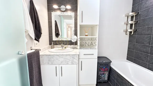 Exclusivo apartamento reformado en la planta 19 de torre lugano – Benidorm — 19