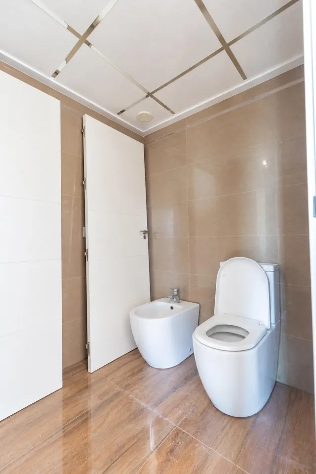 Piso Junto a Esquina del Convento — 23