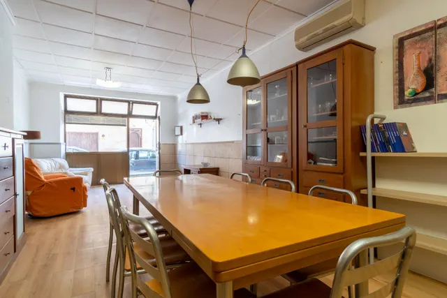 OPORTUNIDAD!!! LOCAL COMERCIAL COMO VIVIENDA. ubicación PERFECTA!!! — 2