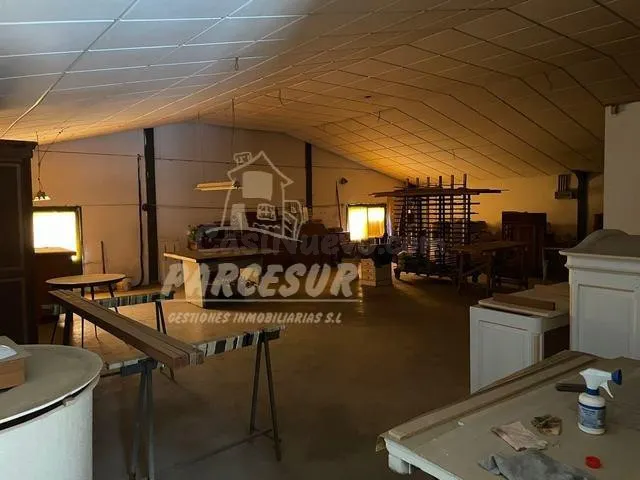ZONA HIGUERON- Pacela de 2.500 m con NAVE de 300 m2. No hipo - foto 2
