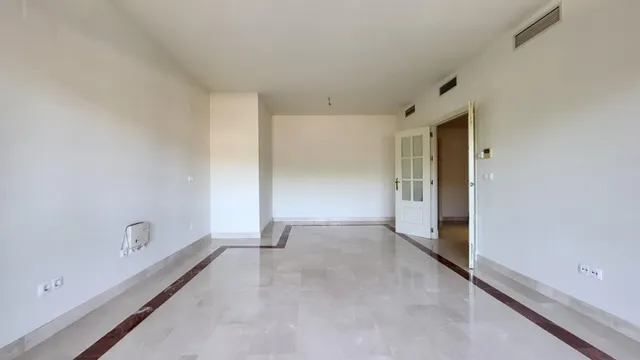 AQUILER LARGA TEMPORADA !!! Impresionante apartamento de 130 m2 en Nueva Andalucía – Zona El Rodeo — 25
