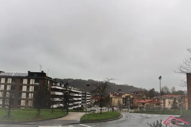 ESTUPENDO LOCAL EN ALZA JUNTO AL AMBULATORIO — 8