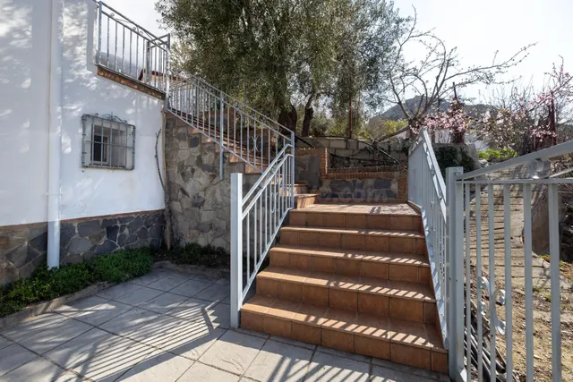FINCA URBANA ÚNICA CON DOS VIVIENDAS EN GÜÉJAR SIERRA - foto 5