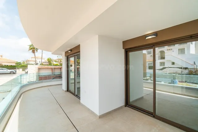APARTAMENTO DE 3 DORMITORIOS 2 BAÑOS EN PLAYA FLAMENCA ( ORI
