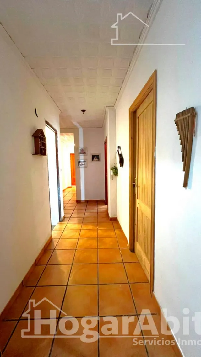 Amplitud y aire libre en esta espaciosa casa de pueblo reformada con patio privado y gran terraza — 19