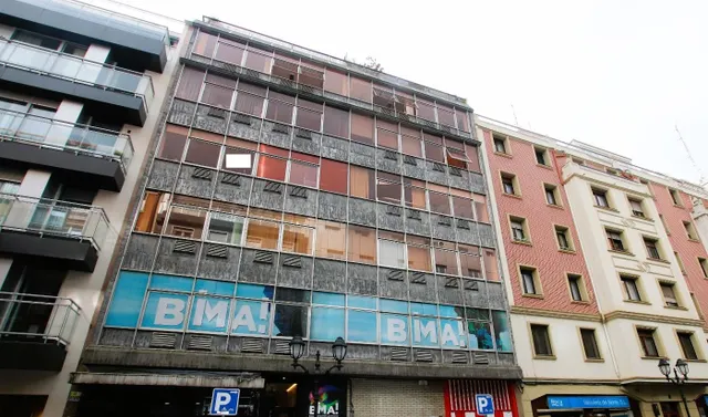 Se vende Oficina diafana en Zona Alhondiga — 2