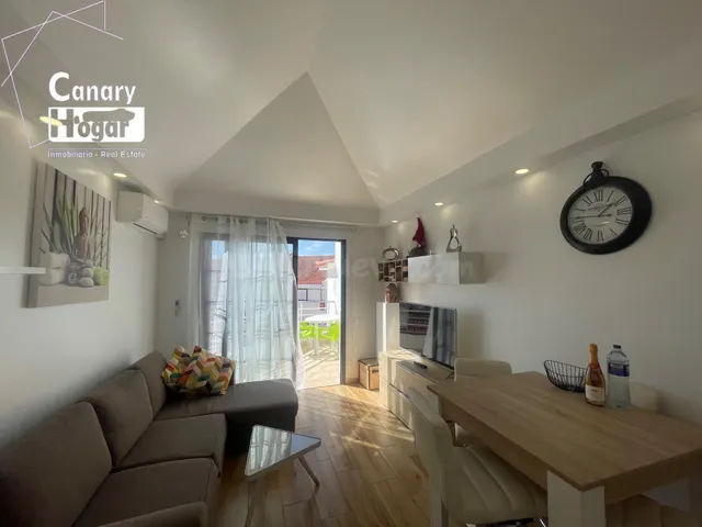 Apartamento reformado de un dormitorio con terraza soleada e - foto 5