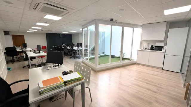 ¡¡OFICINA TOTALMENTE REFORMADA EN VENTA !!