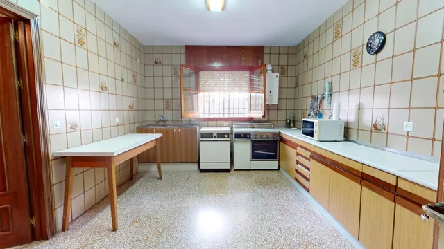 Finca rústica de más de 70 hectáreas con cortijo, casa de guardas y nave agrícola a solo 10 minutos de Córdoba — 30