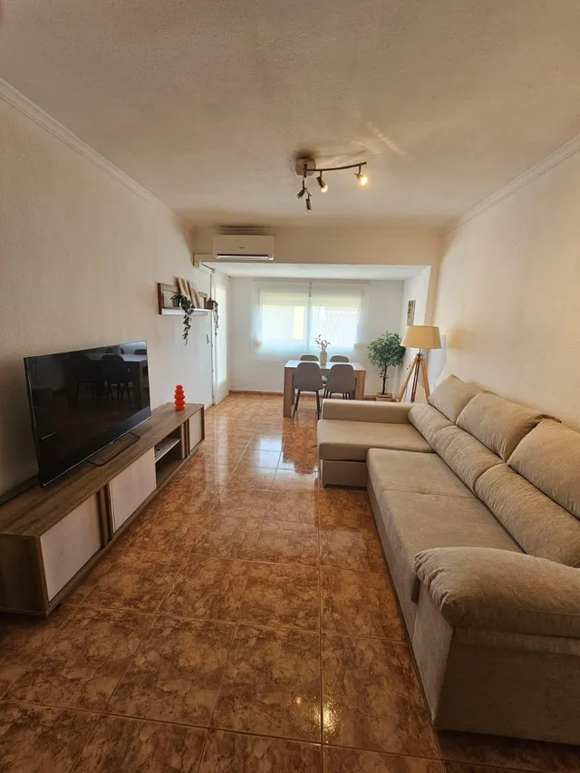 Piso en Alquiler en Guadassuar - Oportunidad Única — 28