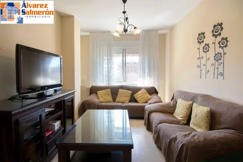 MAGNIFICA VIVIENDA CON GARAJE EN VERGELES, JUNTO A PALACIO DE DEPORTES