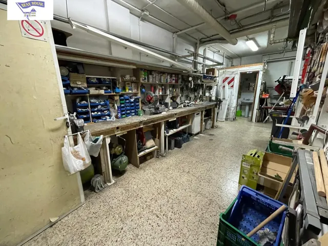 LOCAL ZONA INDUSTRIA — 9