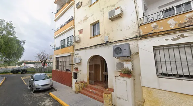 VENTA DE PISO EN SAN JUAN DE AZNALFARACHE ( SEVILLA ) — 2