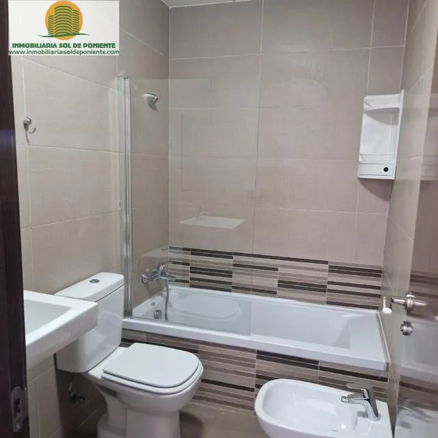 Comodidad y patio privado en pleno centro de La Nucía! A 6 km del mar — 9