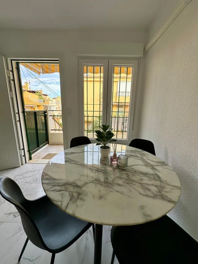 ☀️ ¡TU NUEVO HOGAR JUNTO AL MAR! 3 DORMITORIOS + REFORMA RECIENTE + ENTRADA PRIVADA — 9