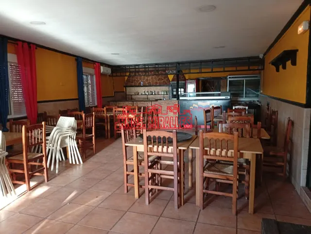 SE VENDE COMPLEJO EN ELCHE — 12