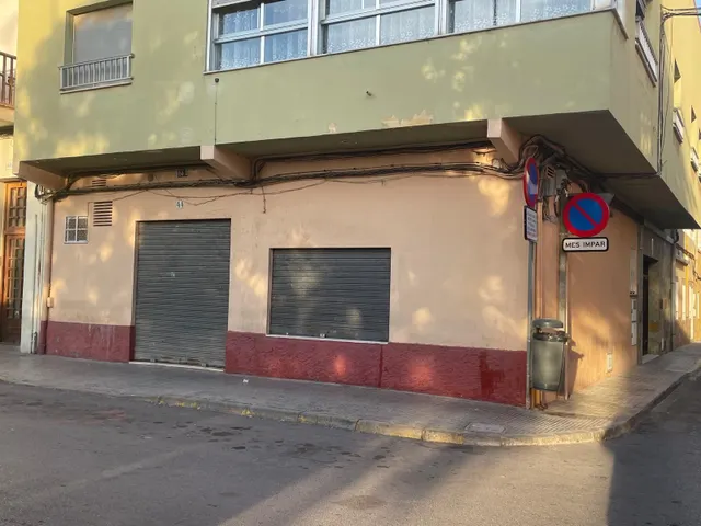 LOCAL COMERCIAL CON MUCHA FACHADA — 11