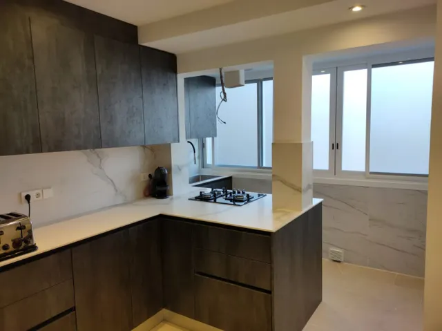 Piso grande reformado en Avenidas — 2