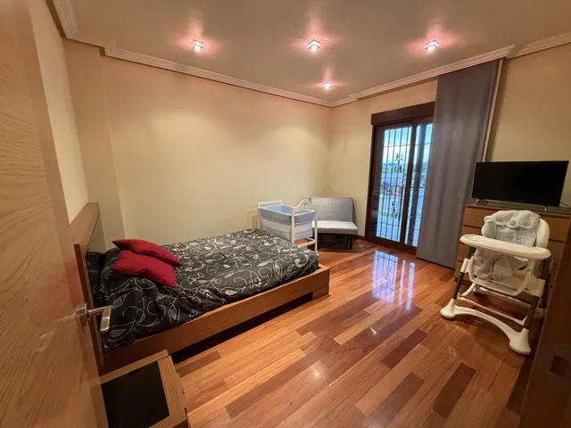 Chalet independiente con 400 m2 construidos, gran parcela y garaje — 25