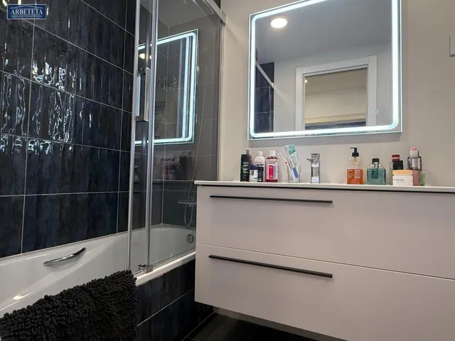 Inmobiliaria Arbeteta vende piso de cuatro dormitorios en zona Constitución — 28