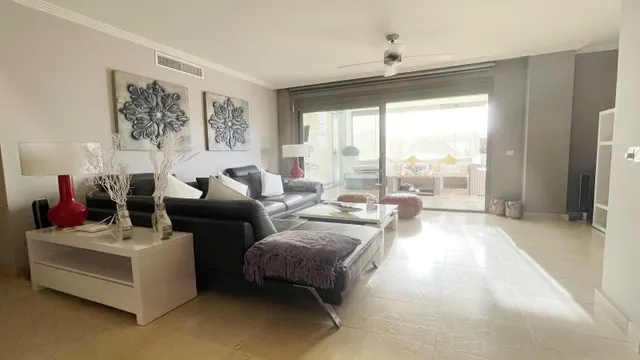 Apartamento de lujo en planta baja con vistas panorámicas al mar en los flamingos, Benahavís — 11