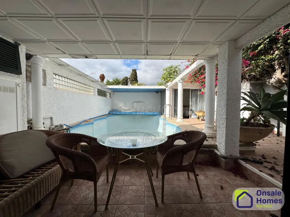 Villa junto a las playas de Las Chapas y Costabella